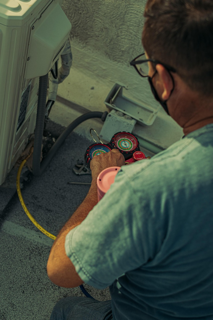 hvac maintenance technician